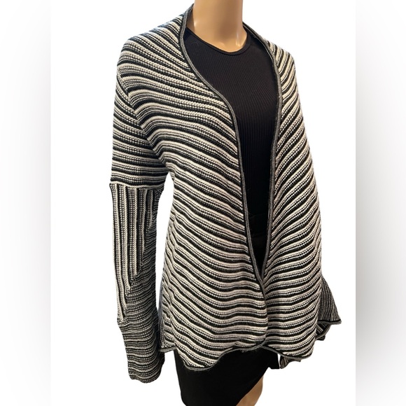 Beautiful and cozy waterfall cardigan - Picture 1 of 5